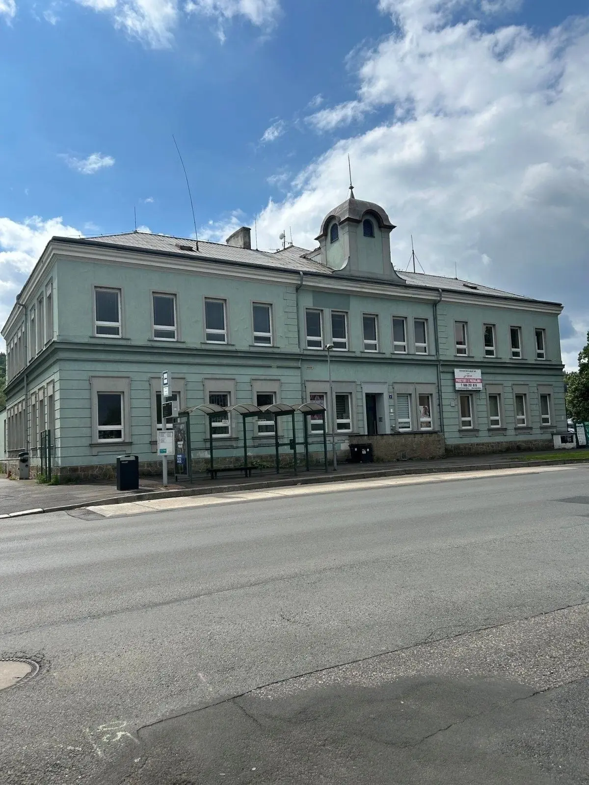 Pronájem komerčního prostoru 300 m², Západní · Tuhnice · Karlovy Vary
