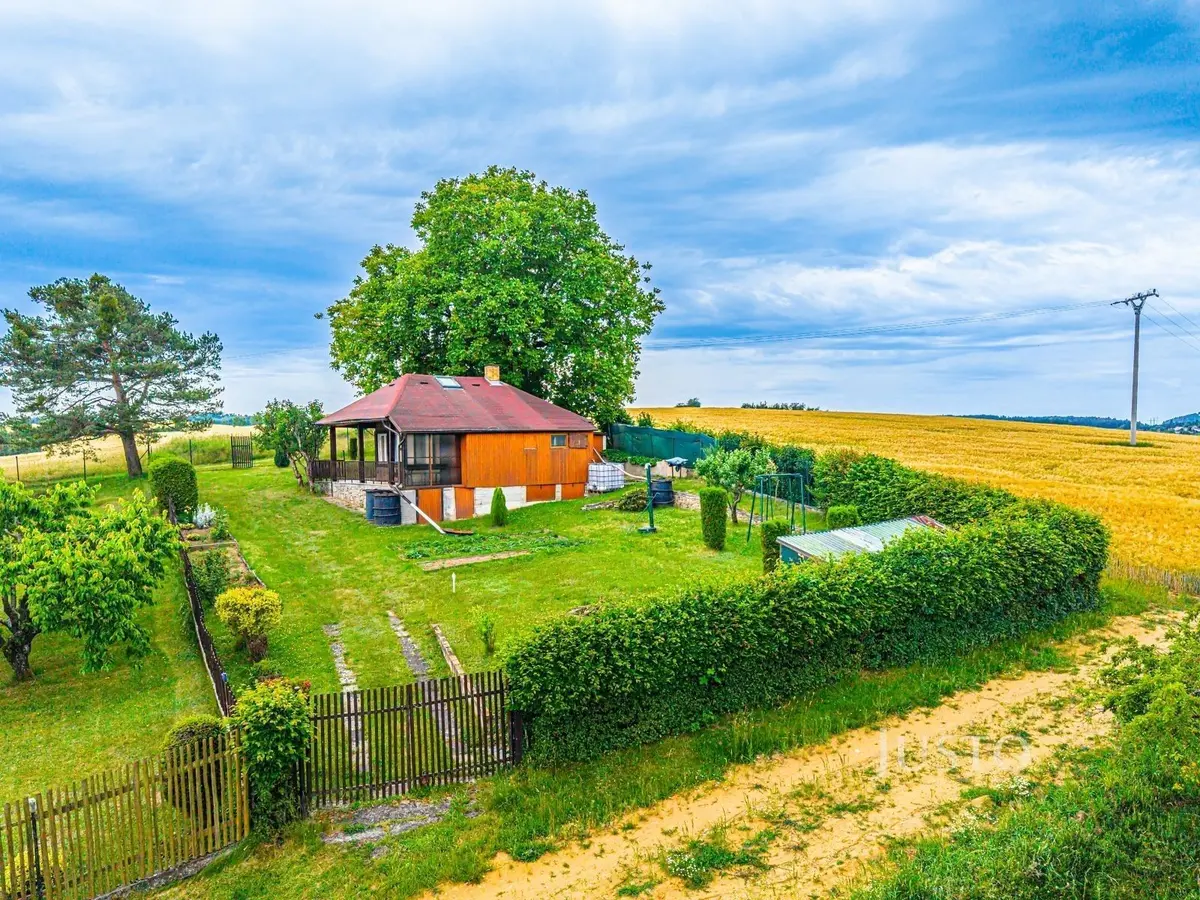 Prodej nemovitosti 38 m², Břežany u Lešan · Lešany