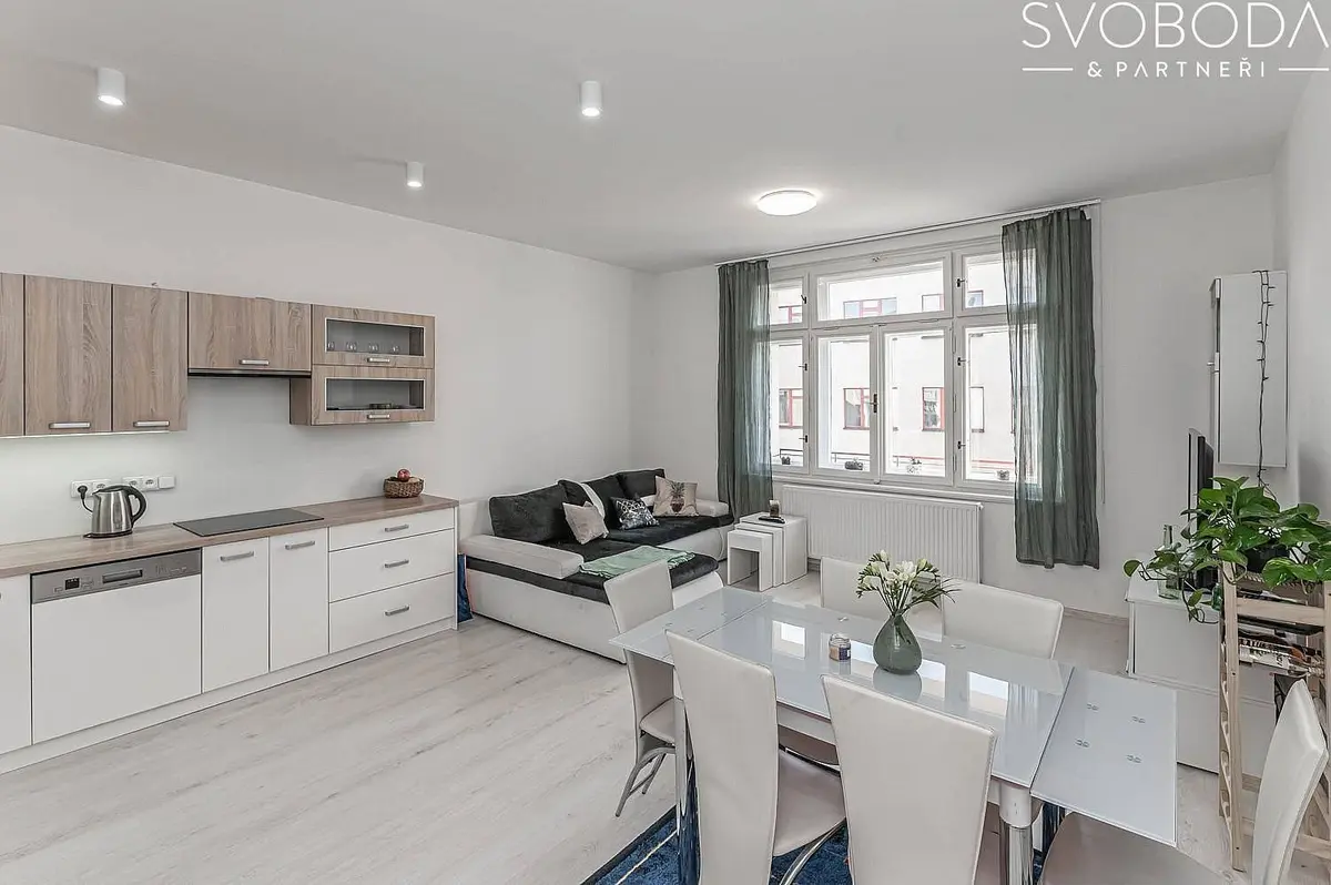 Prodej bytu 4+kk 86 m², Buzulucká · Střed města · Hradec Králové