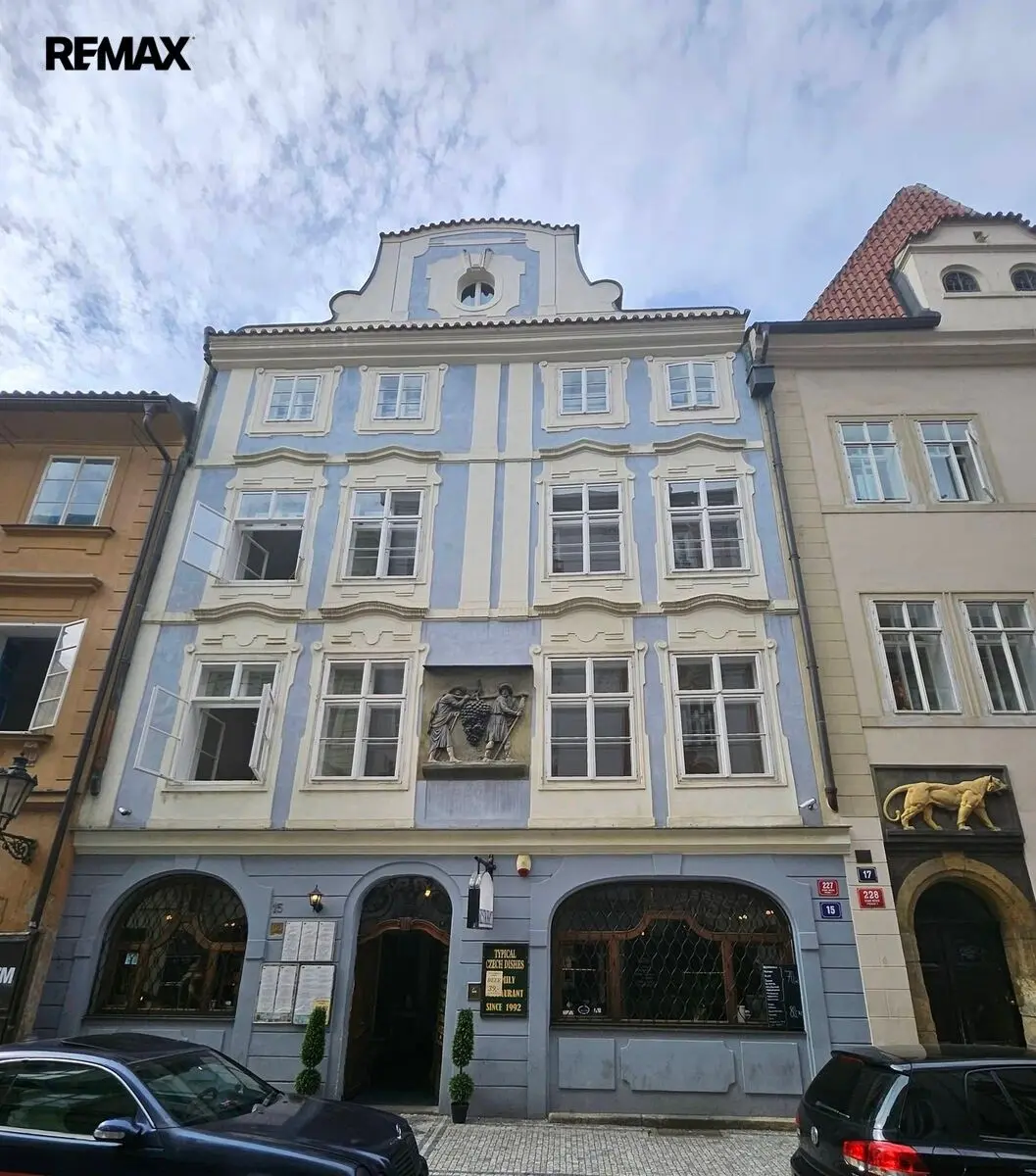 Pronájem bytu 4+1 72 m², Husova · Staré Město