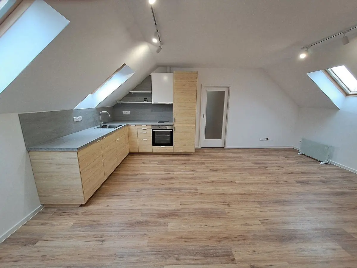 Pronájem bytu 1+kk 42 m², Brtnická · Jihlava