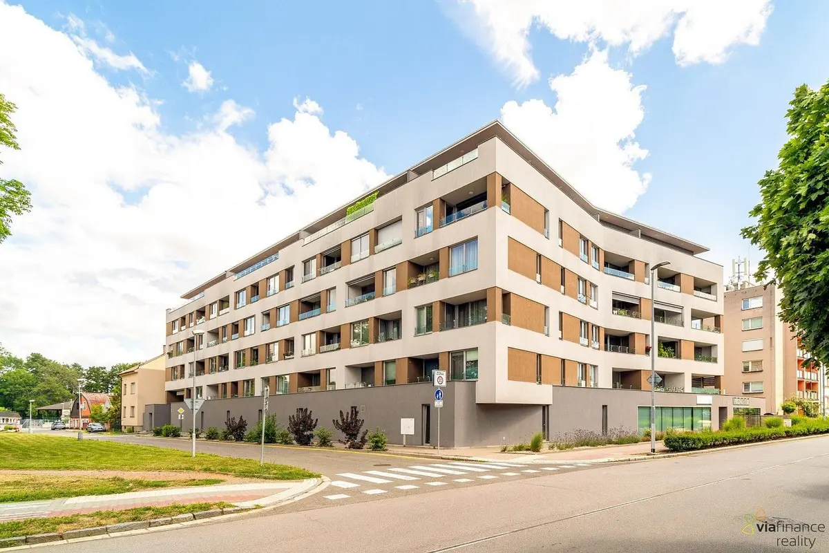 Prodej bytu 4+kk 114 m², Husova · Pardubice