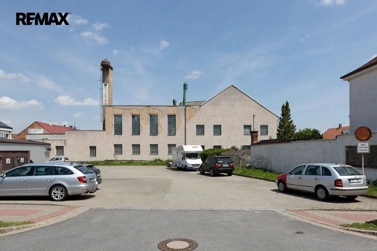 Prodej komerčního prostoru 1161 m², Štolbova · Nechanice