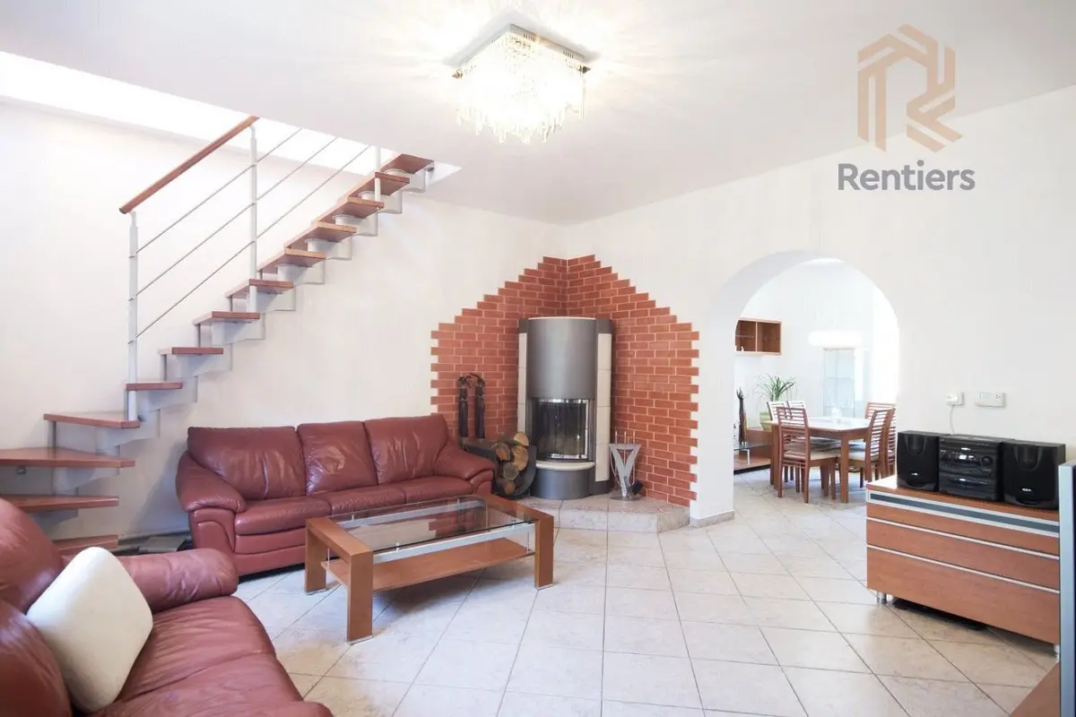 Pronájem domu 153 m², Hejtmanská · Kyje