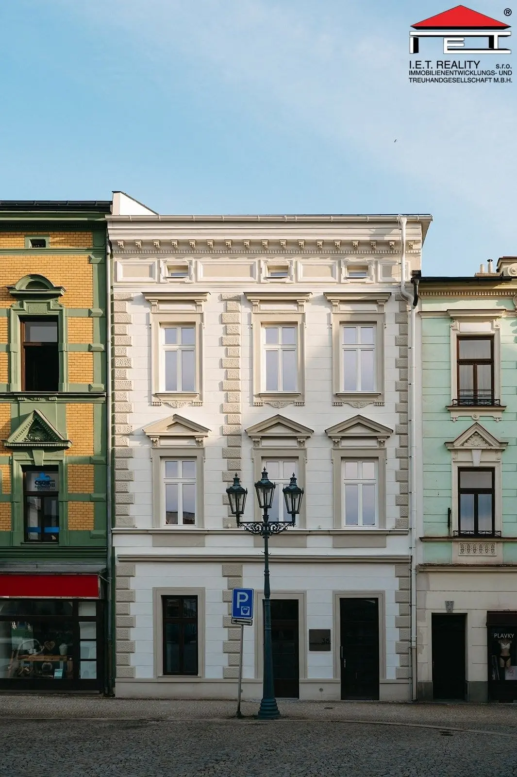 Prodej komerčního prostoru 405 m², Zámecké nám. · Frýdek · Frýdek-Místek