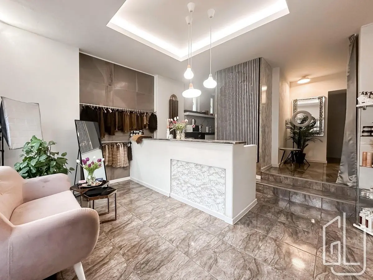 Pronájem komerčního prostoru 91 m², Evropská · Dejvice