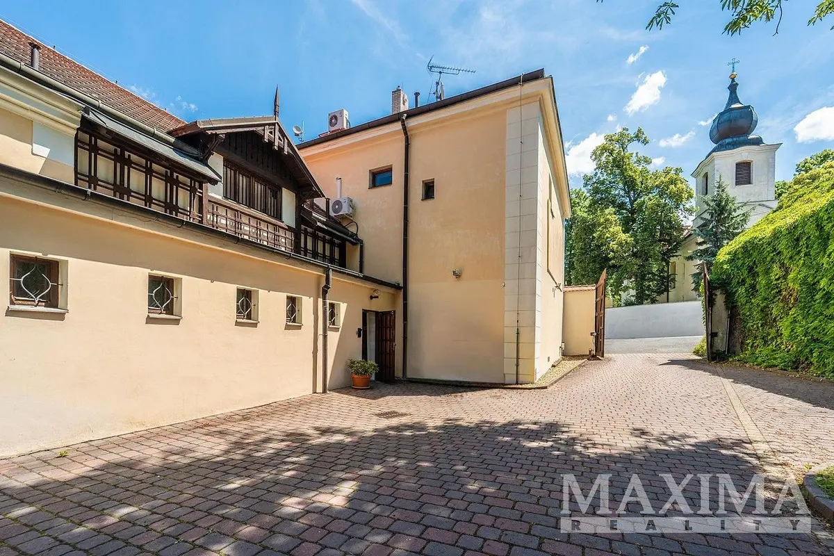 Prodej komerčního prostoru 250 m², Bohnická · Bohnice