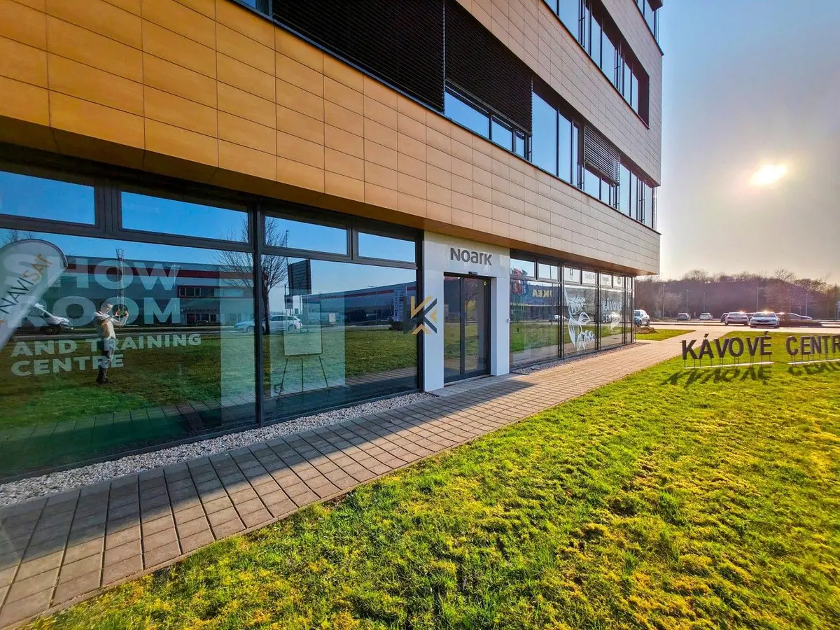 Pronájem komerčního prostoru 152 m², Sezemická · Horní Počernice