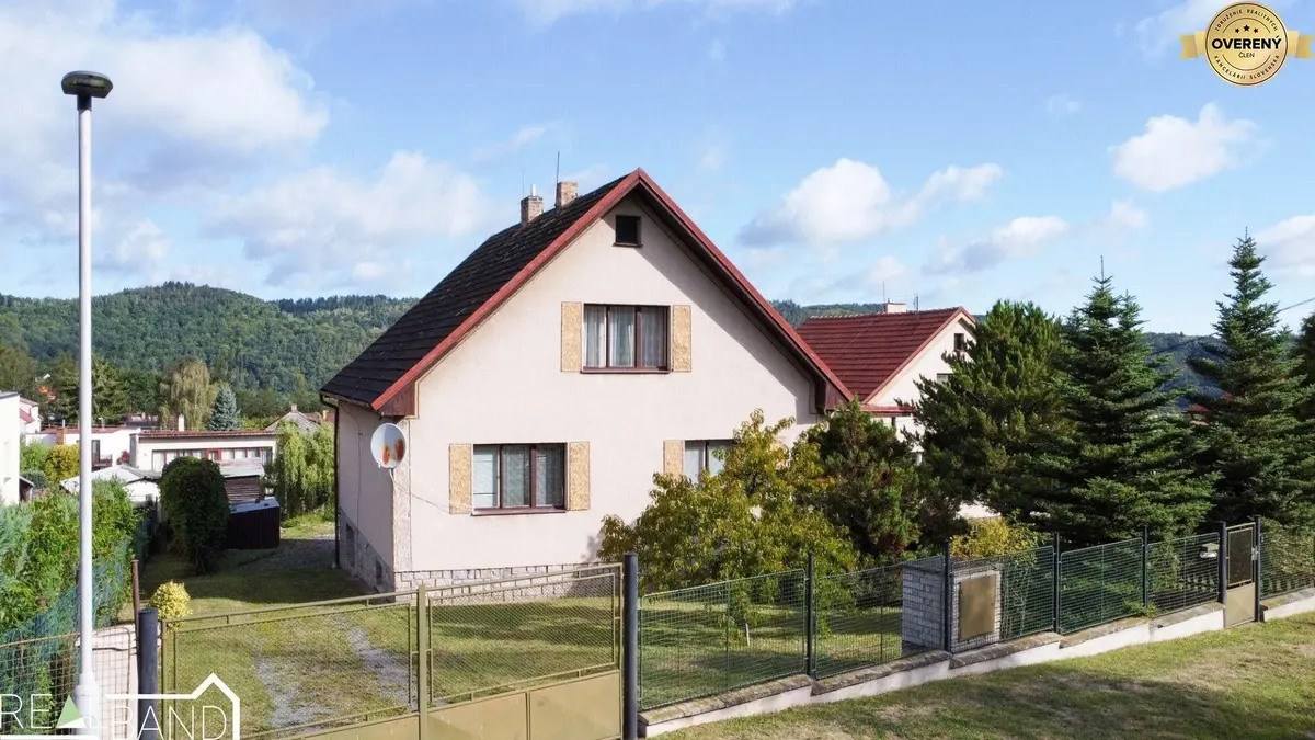 Prodej domu 270 m², Sázava