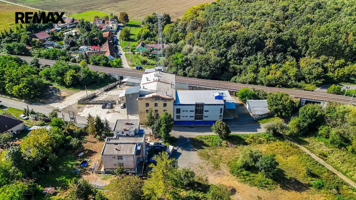 Prodej komerčního prostoru 4050 m², U Mlýna · Pouzdřany