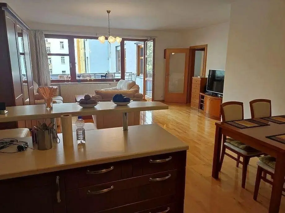 Pronájem bytu 2+kk 68 m², Názovská · Strašnice