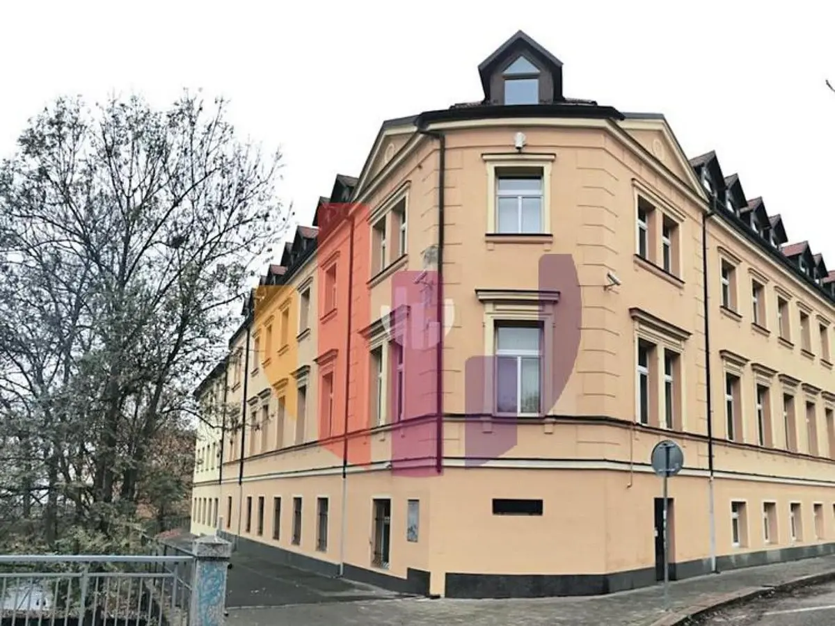 Pronájem komerčního prostoru 526 m², Závišova · Nusle