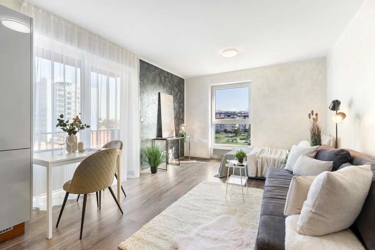 Pronájem bytu 1+kk 35 m², Za černým mostem · Hloubětín