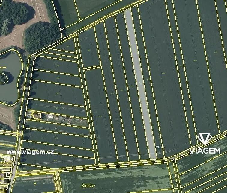 Prodej pozemku 424 m², Strukov