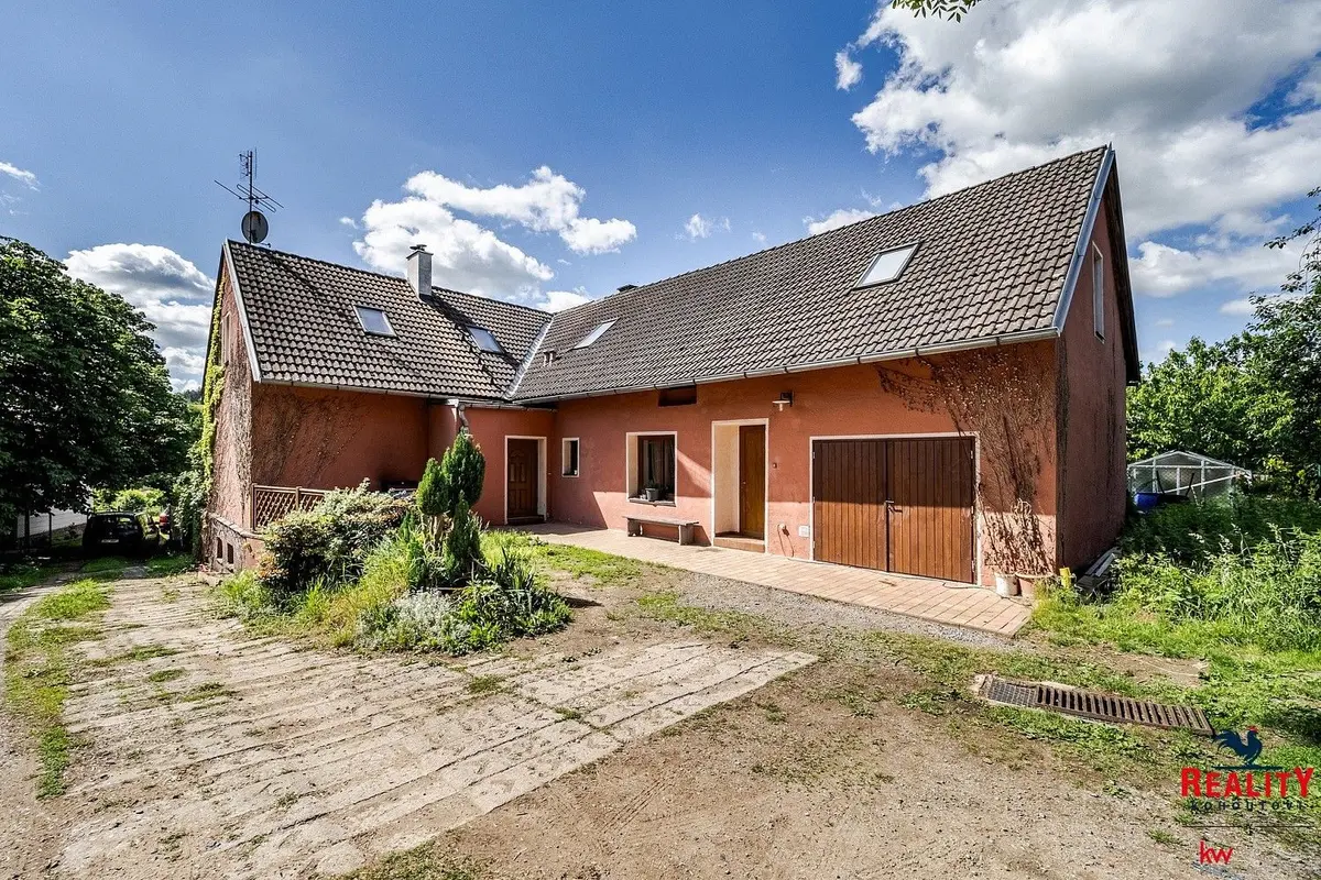 Prodej nemovitosti 240 m², Vranov u Čerčan · Vranov