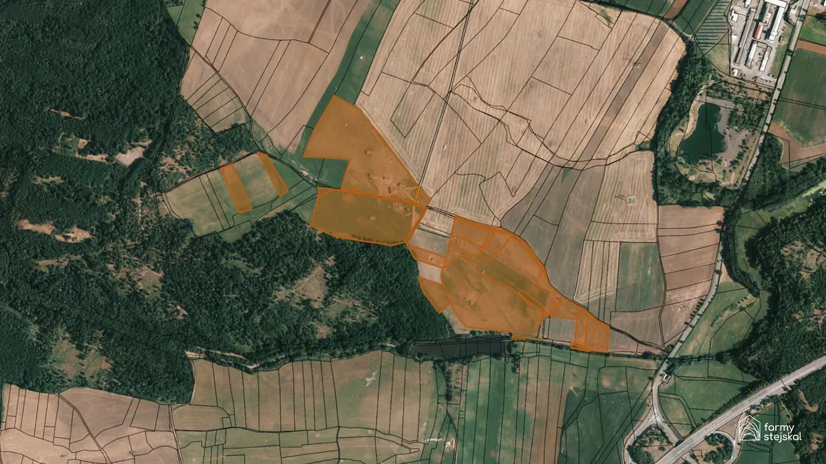 Prodej pozemku 167112 m², Mírové náměstí · Dobříš