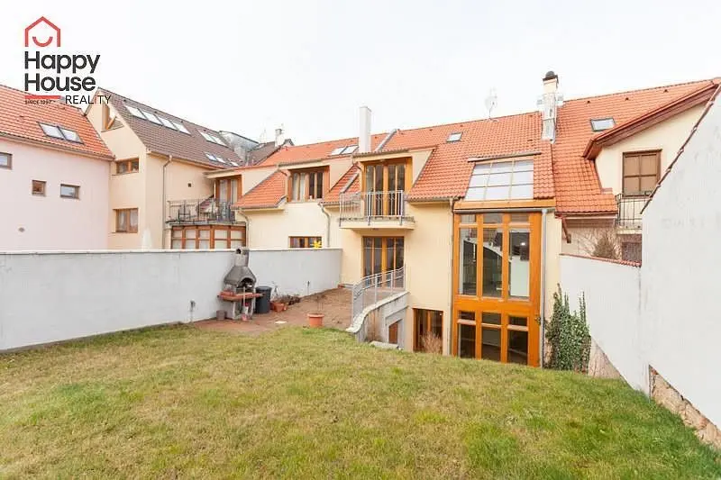 Pronájem domu 290 m², Nad hradním vodojemem · Střešovice