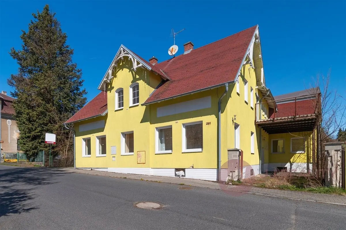 Prodej komerčního prostoru 1400 m², Nádražní · Pernink