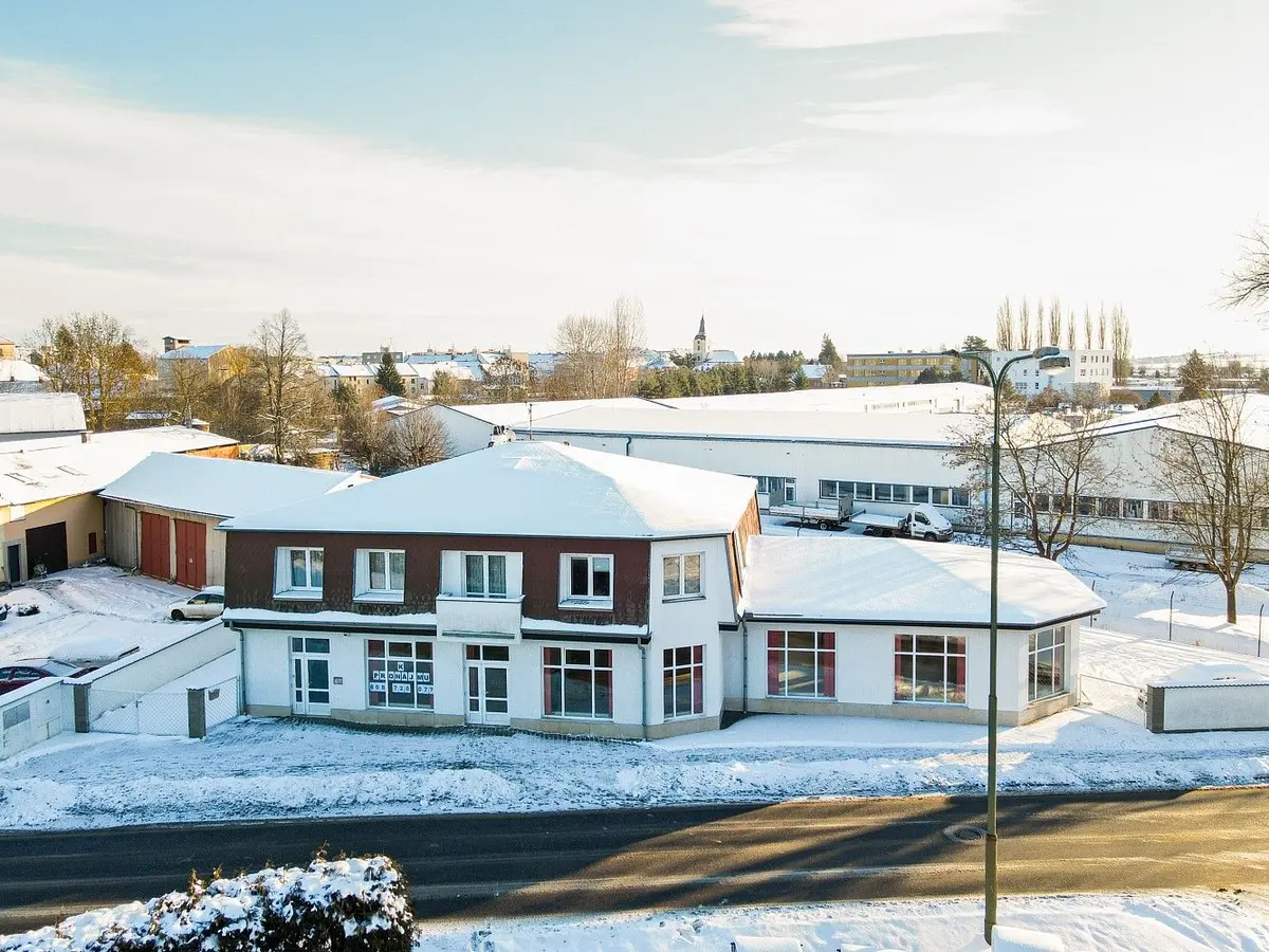 Pronájem komerčního prostoru 299 m², U Javůrkovy louky · Jičín