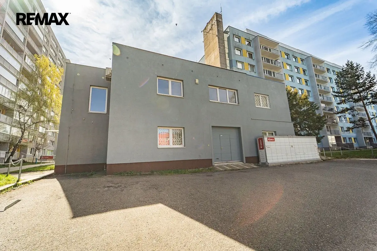 Pronájem komerčního prostoru 364 m², Hviezdoslavova · Háje