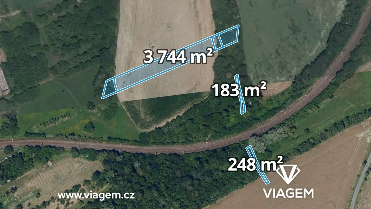 Prodej pozemku 2256 m², Golčův Jeníkov