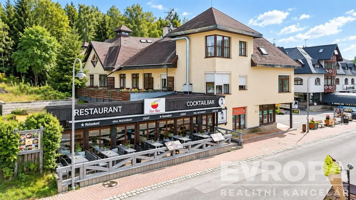 Prodej komerčního prostoru 528 m², Harrachov