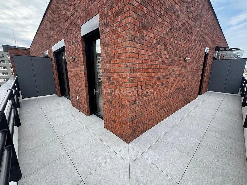 Pronájem bytu 1+kk 35 m², Hartigova · Žižkov