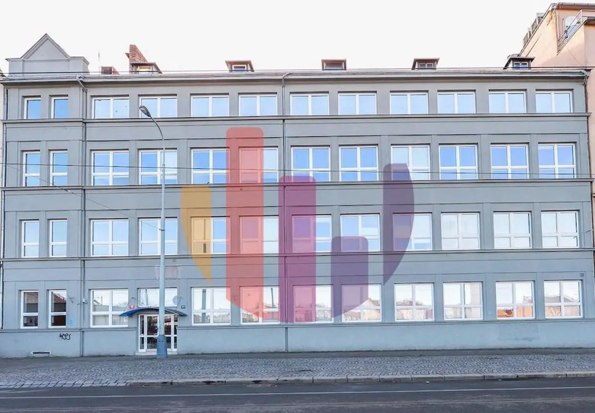 Pronájem komerčního prostoru 2000 m², Na žertvách · Libeň