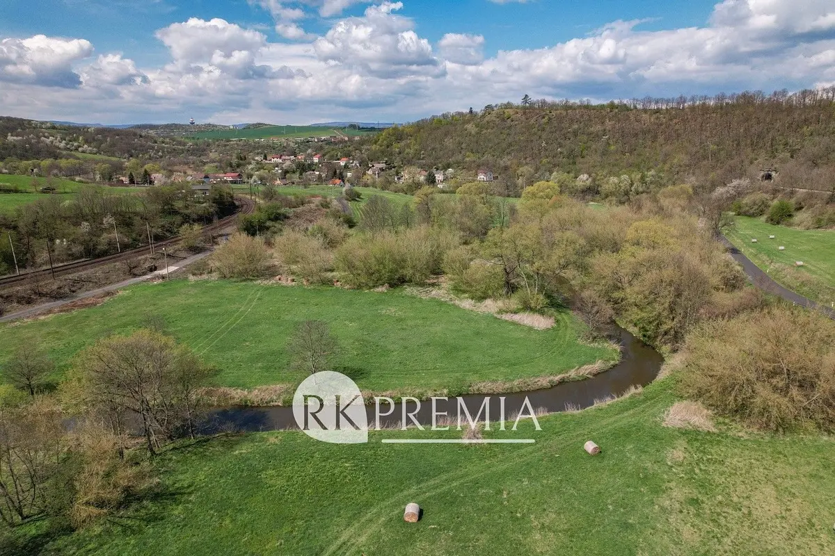 Prodej pozemku 4353 m², Lysec · Bžany