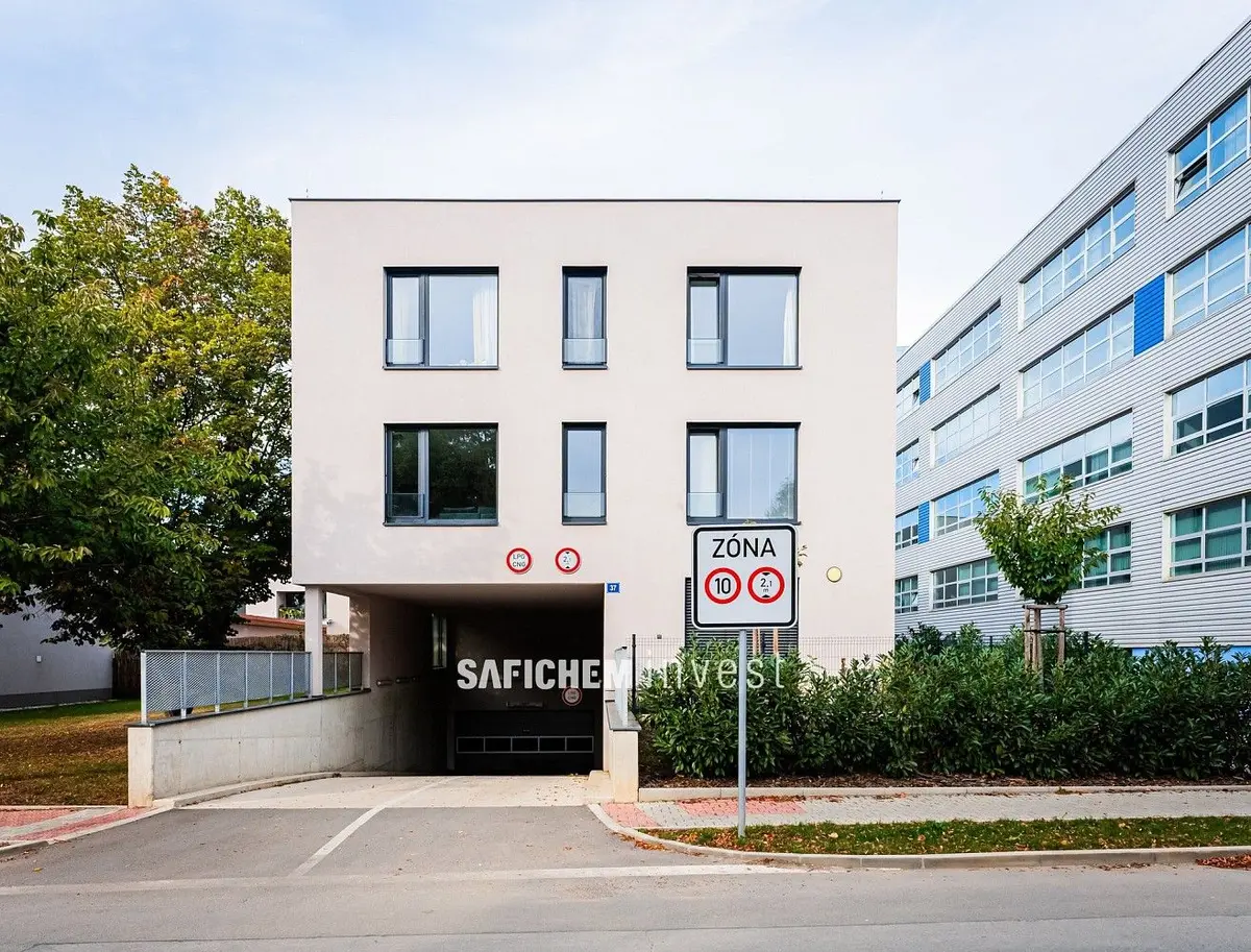Prodej nemovitosti 13 m², Třebohostická · Strašnice