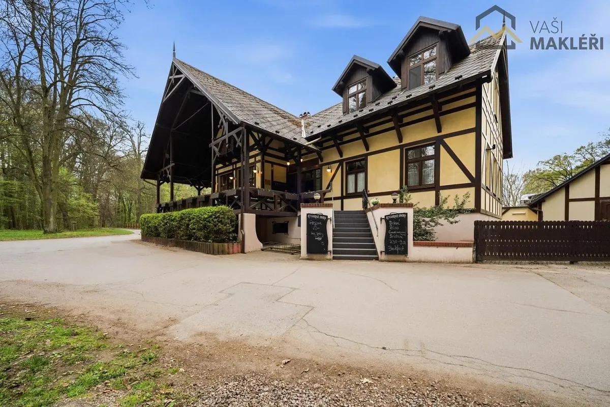 Prodej komerčního prostoru 649 m², Obora · Polabec · Poděbrady