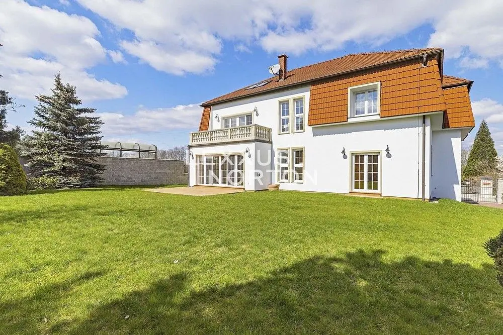 Pronájem domu 610 m², Jitrocelová · Hole u Průhonic · Průhonice
