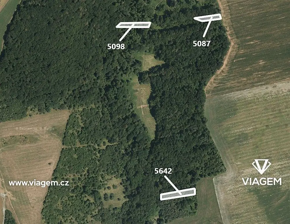 Prodej pozemku 985 m², Hradčovice