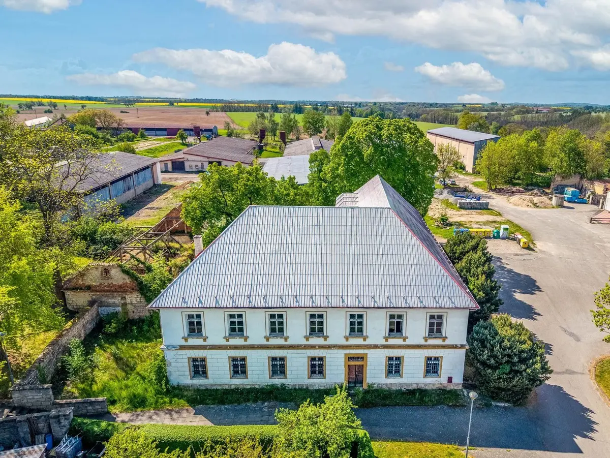 Prodej nemovitosti 4000 m², Velké Všelisy