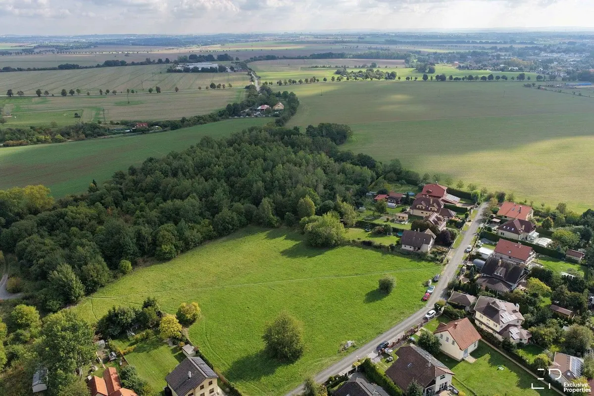 Prodej komerčního prostoru 3600 m², Nad Humny · Svárov u Unhoště · Svárov