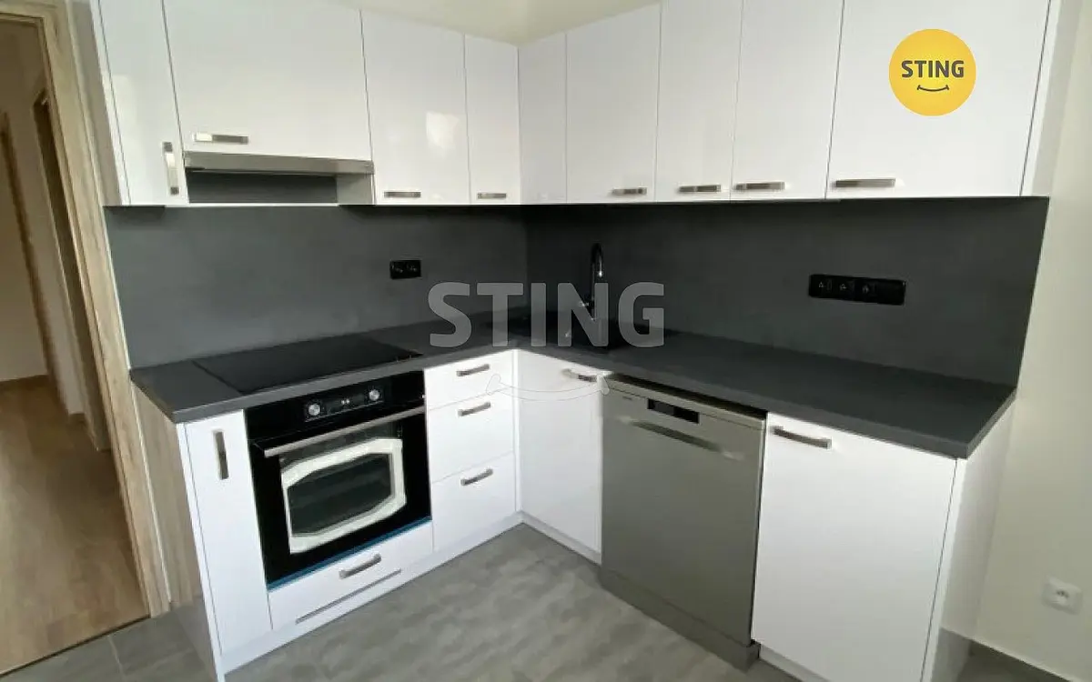 Pronájem bytu 2+1 50 m², Razová