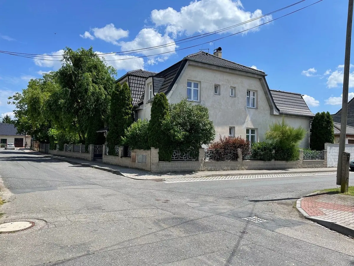 Prodej domu 408 m², Komenského · Městec Králové