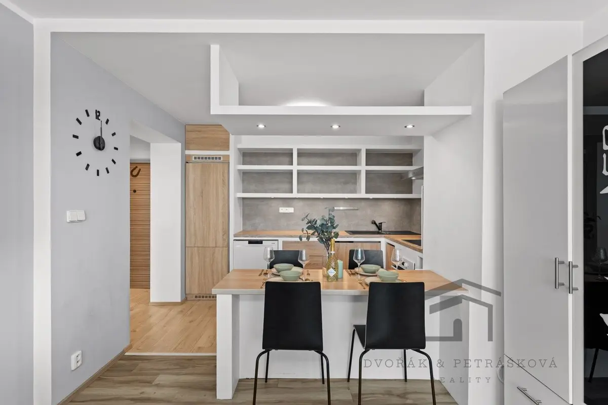 Prodej bytu 1+1 52 m², Tatarkova · Háje
