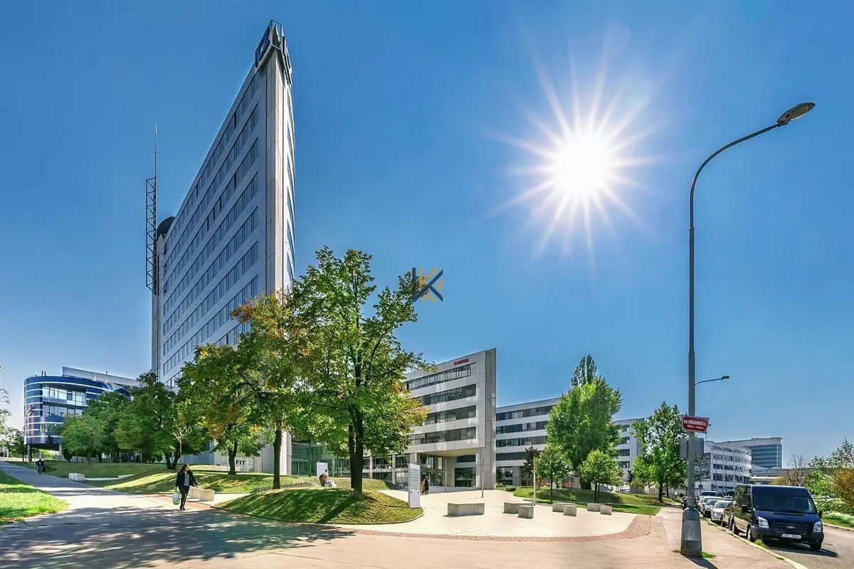 Pronájem komerčního prostoru 343 m², Na hřebenech II · Nusle
