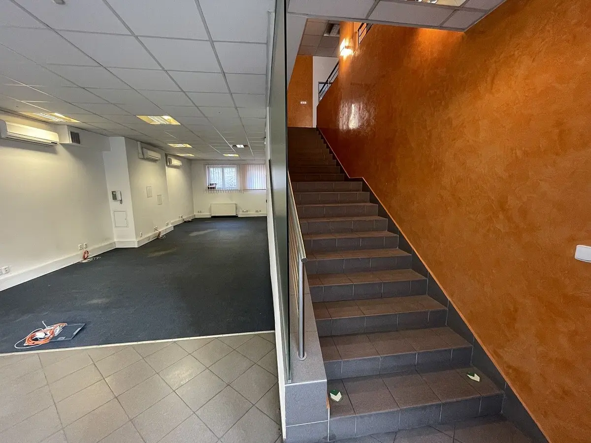 Pronájem komerčního prostoru 268 m², Dukelských hrdinů · Holešovice