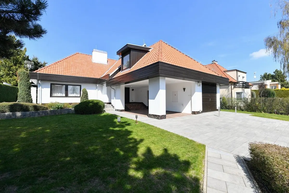Pronájem domu 417 m², Kunratice
