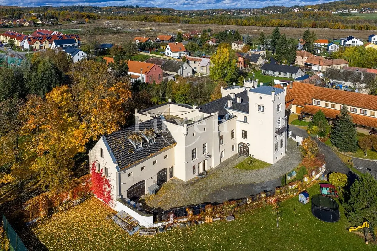 Prodej komerčního prostoru 1585 m², Trnová u Jíloviště · Trnová