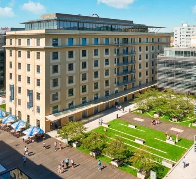 Pronájem komerčního prostoru 653 m², Plynární · Holešovice