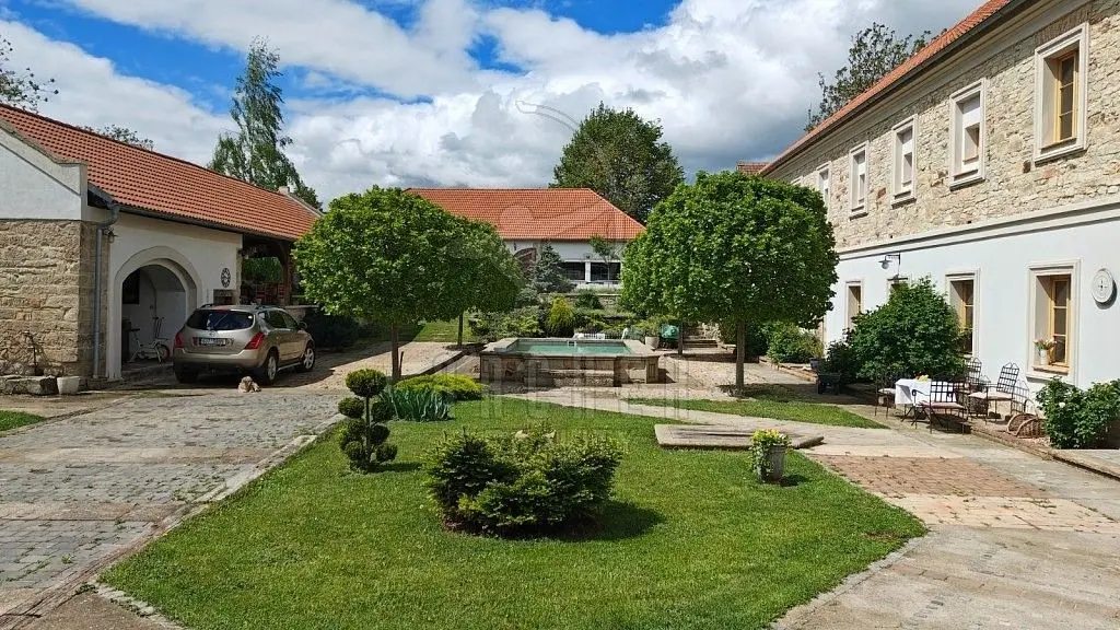 Prodej komerčního prostoru 340 m², Dolní Ulice · Želenice