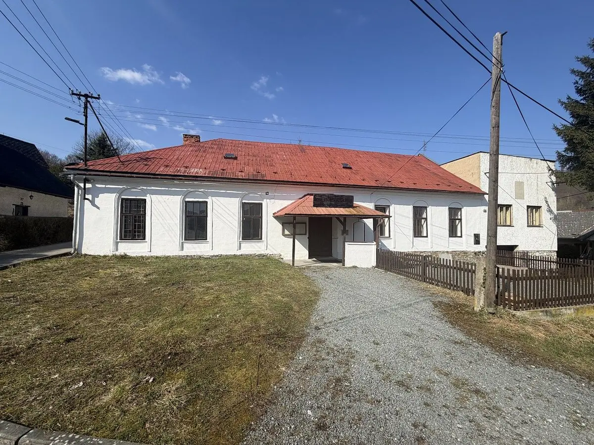 Prodej komerčního prostoru 595 m², Kozov · Bouzov