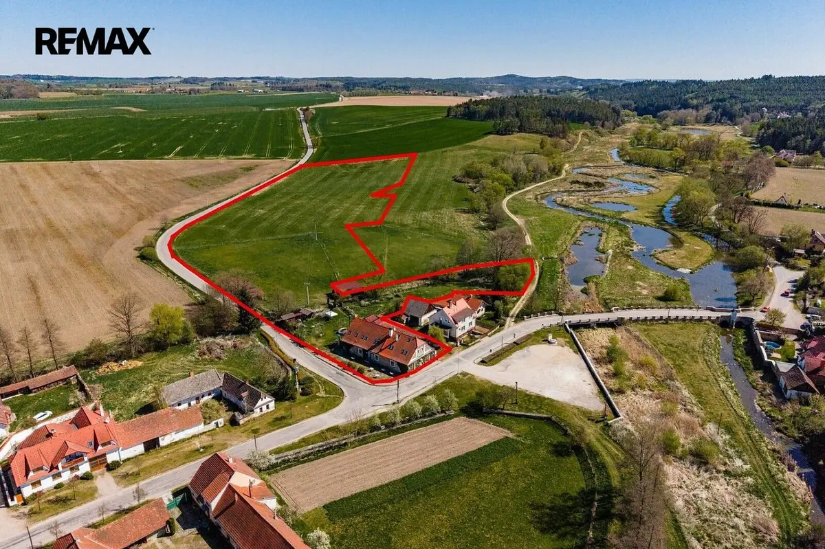 Prodej komerčního prostoru 770 m², Buzice