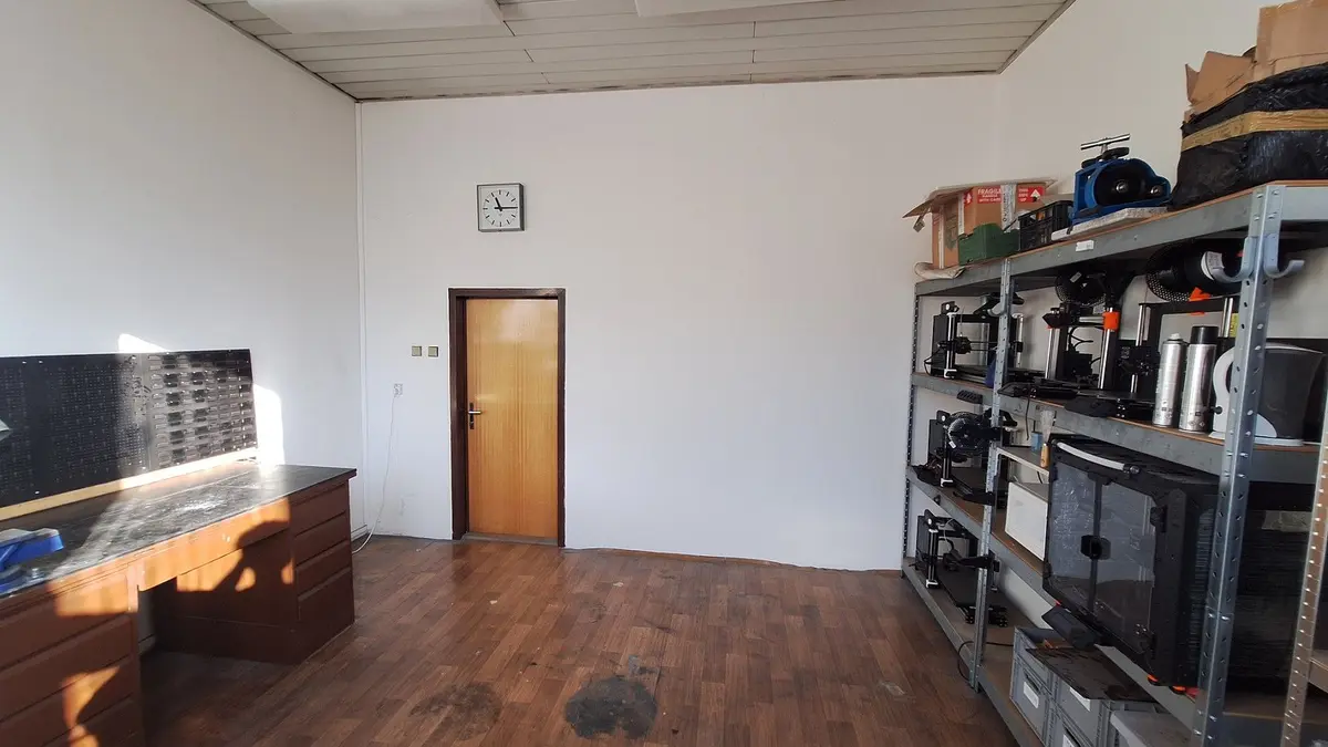 Pronájem komerčního prostoru 21 m², Vrchlického · Kročehlavy · Kladno