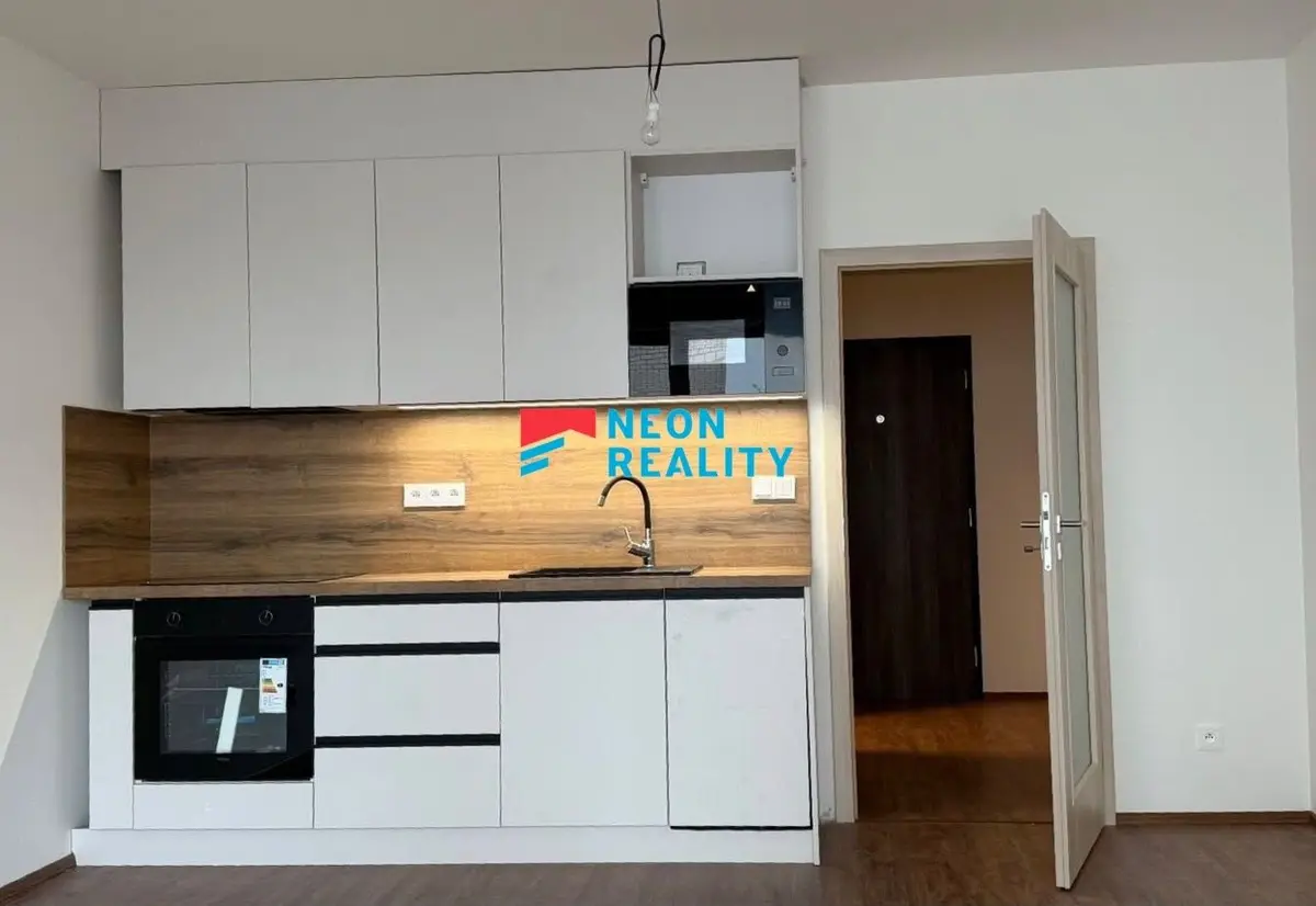 Pronájem bytu 1+kk 35 m², Císařského pluku · Opava-Předměstí · Opava