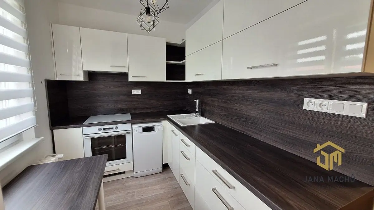 Prodej bytu 2+1 56 m², Velehradská · Kroměříž