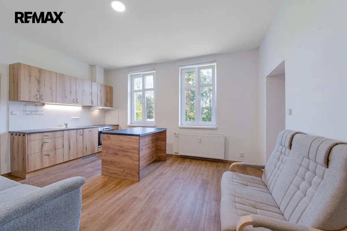 Pronájem bytu 1+1 68 m², Slovanská · Aš